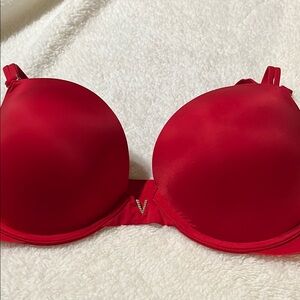Victoria's Secret Sexy Illusion Red Seamless push up Bra with Molded Cups